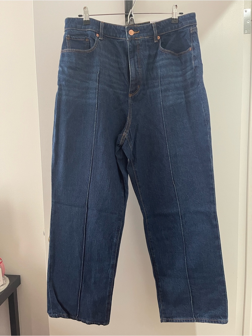 LOFT The Straight Pintuck High Rise jeans. Curvy fit Size 32/14